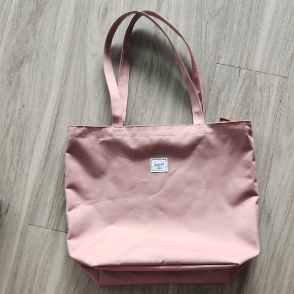 Herschel Supply Company Handbags - Herschel Supply Company Tote In Ash Rose! 🌹
